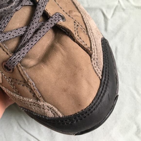 Women's Garmont hiking shoes, size 8. - Picture 6 of 14